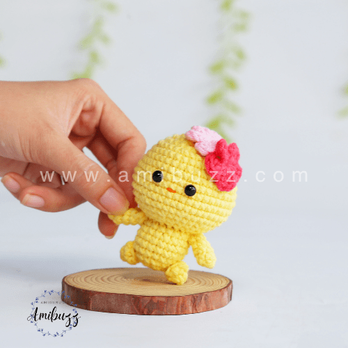 Amigurumi Chicken with Flowers Free Pattern Crochet