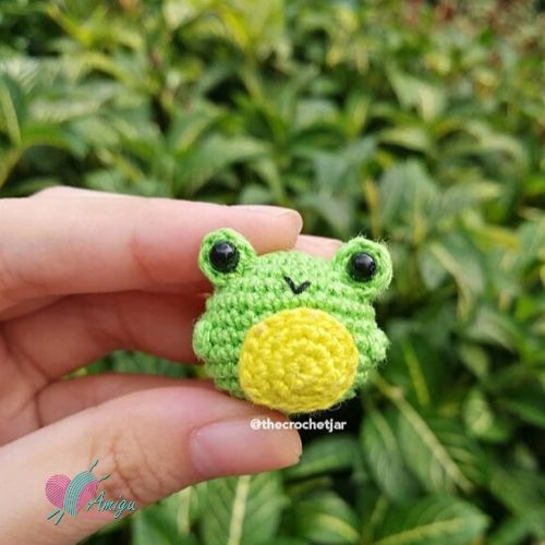 Little Frog amigurumi pattern crochet