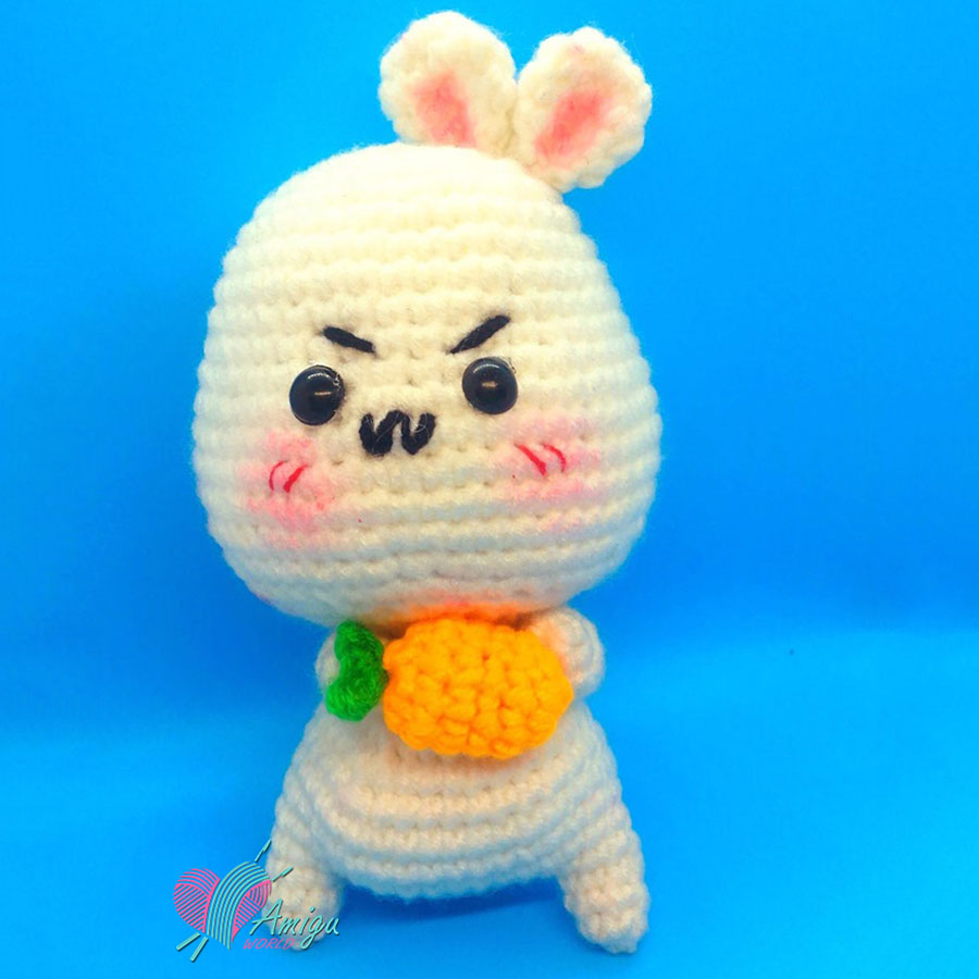 How to crochet bunny amigurumi with carrot