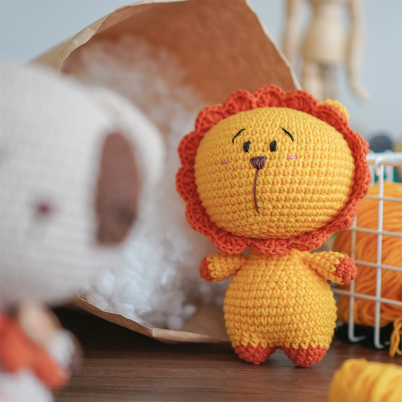 Leo Lion amigurumi free crochet pattern