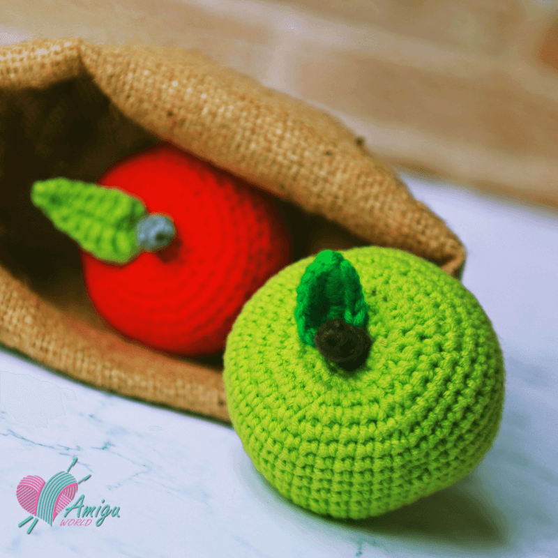 Trái táo bằng len amigurumi