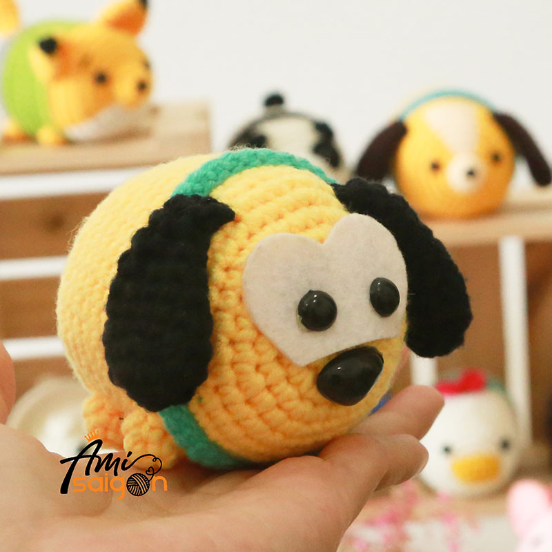Pluto Tsum Tsum thú bông bằng len (Ảnh: Ami Saigon)