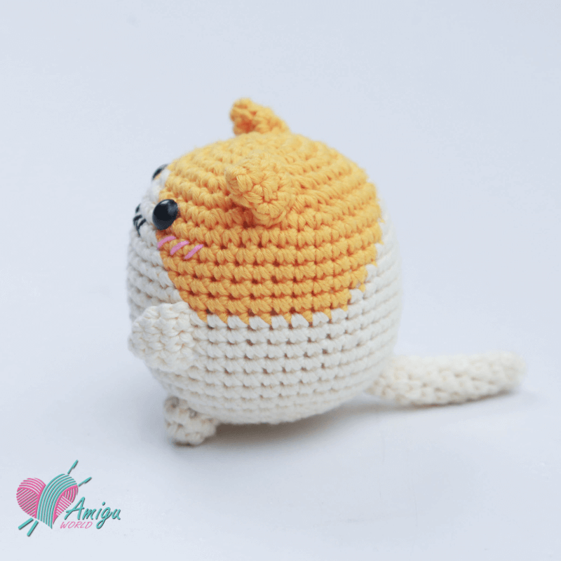 Crochet Cat Amigurumi: A Petite Pocket-Sized Companion