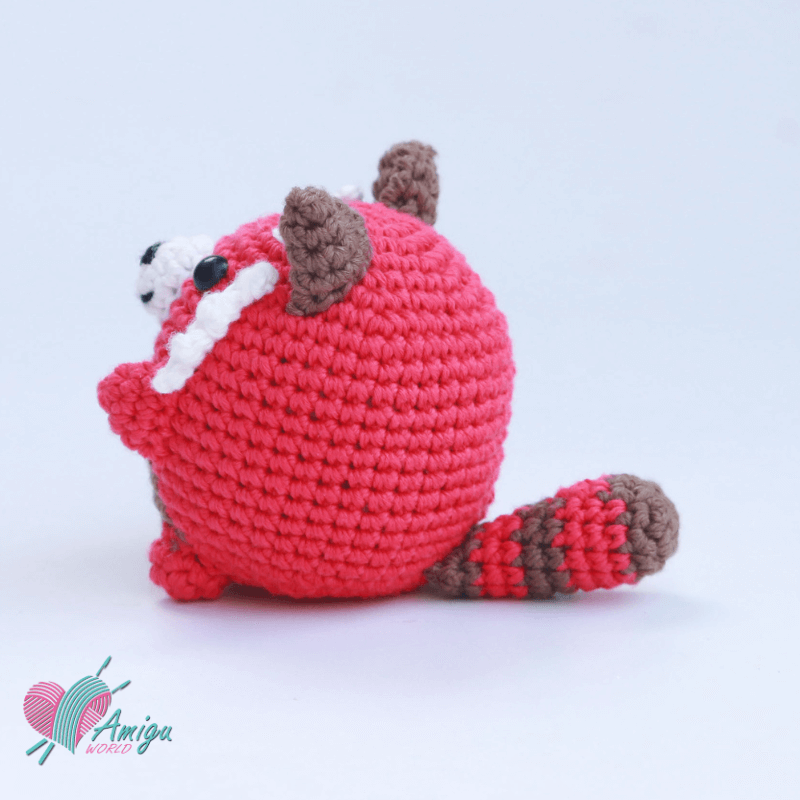 Amigurumi little Aggretsuko crochet pattern by AmiguWorld
