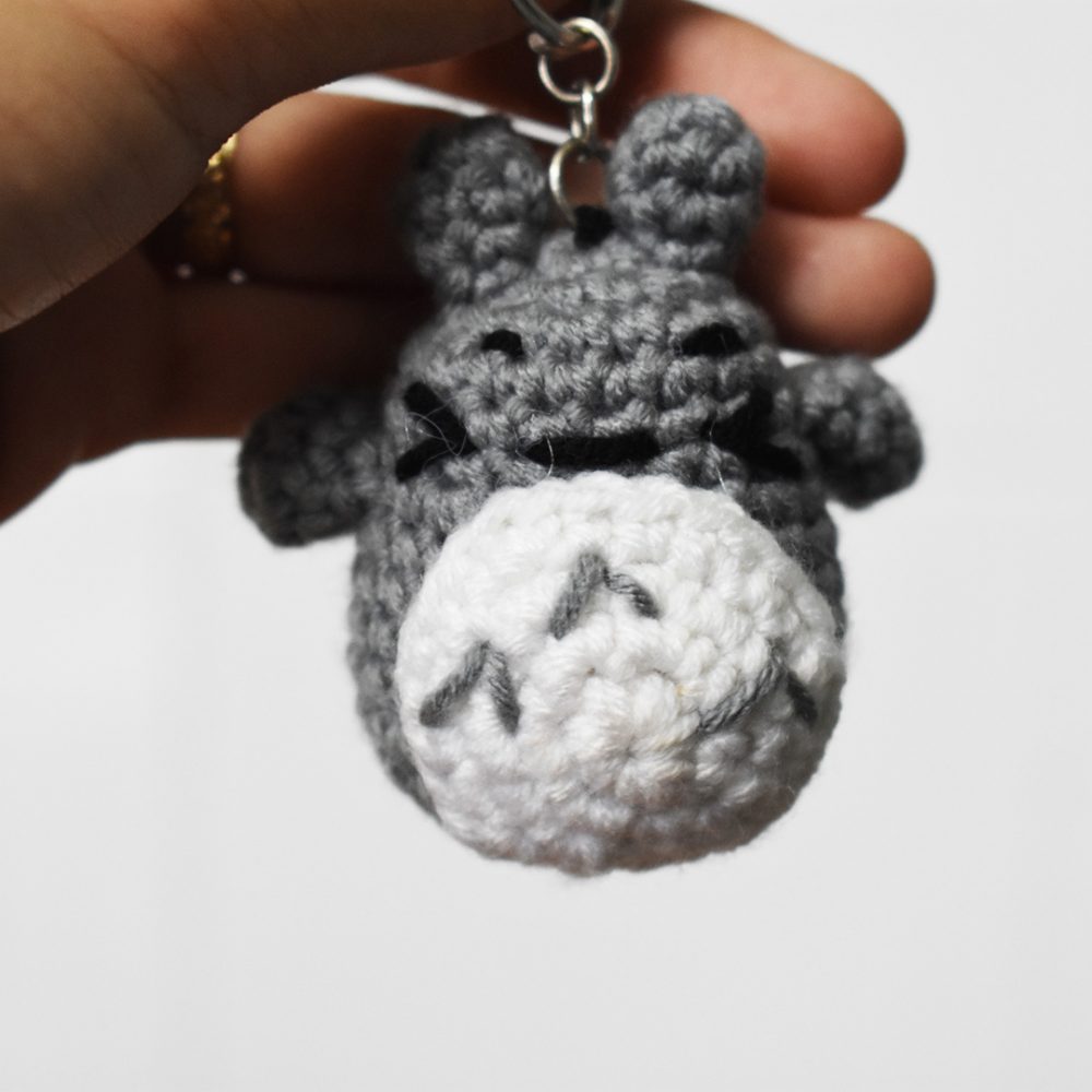 Hướng dẫn chi tiết cách móc Totoro bằng len - Chart móc miễn phí AmiguWorld