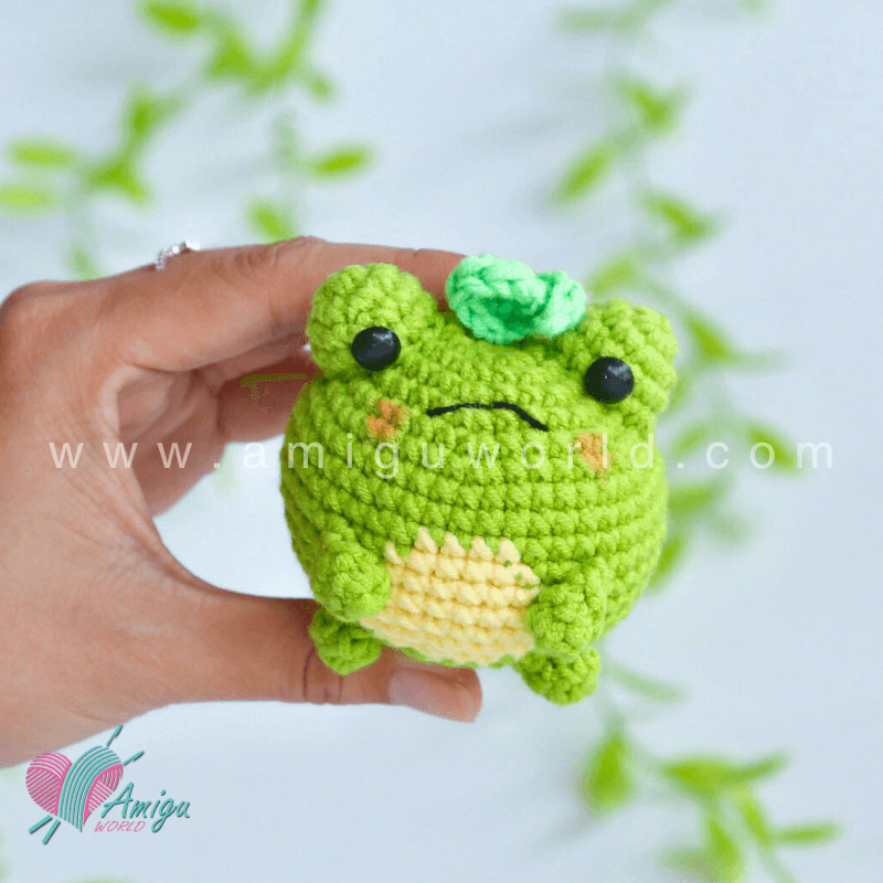 Amigurumi Frog With Leaf Free Crochet Pattern by AmiguWorld