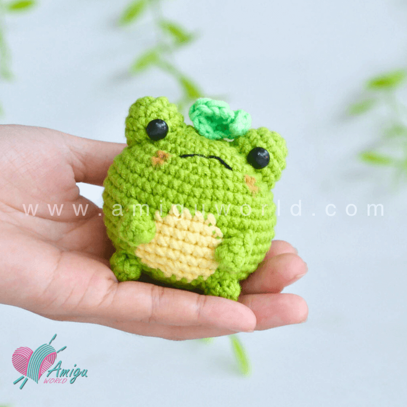 Amigurumi Frog With Leaf Free Crochet Pattern by AmiguWorld