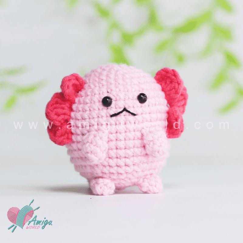 Axolotl keychain amigurumi free crochet pattern