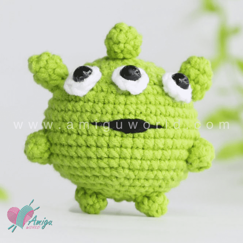 Amigurumi Green Ailen - Free Crochet pattern by AmiguWorld