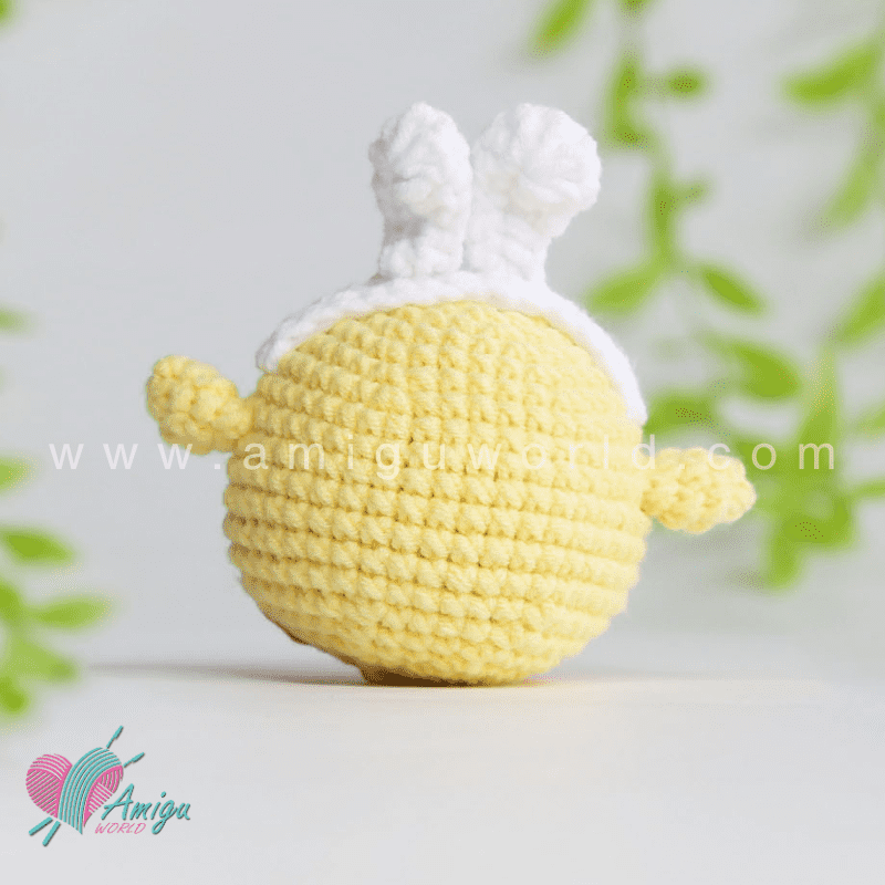 Amigurumi Chicken - Free Crochet pattern by AmiguWorld