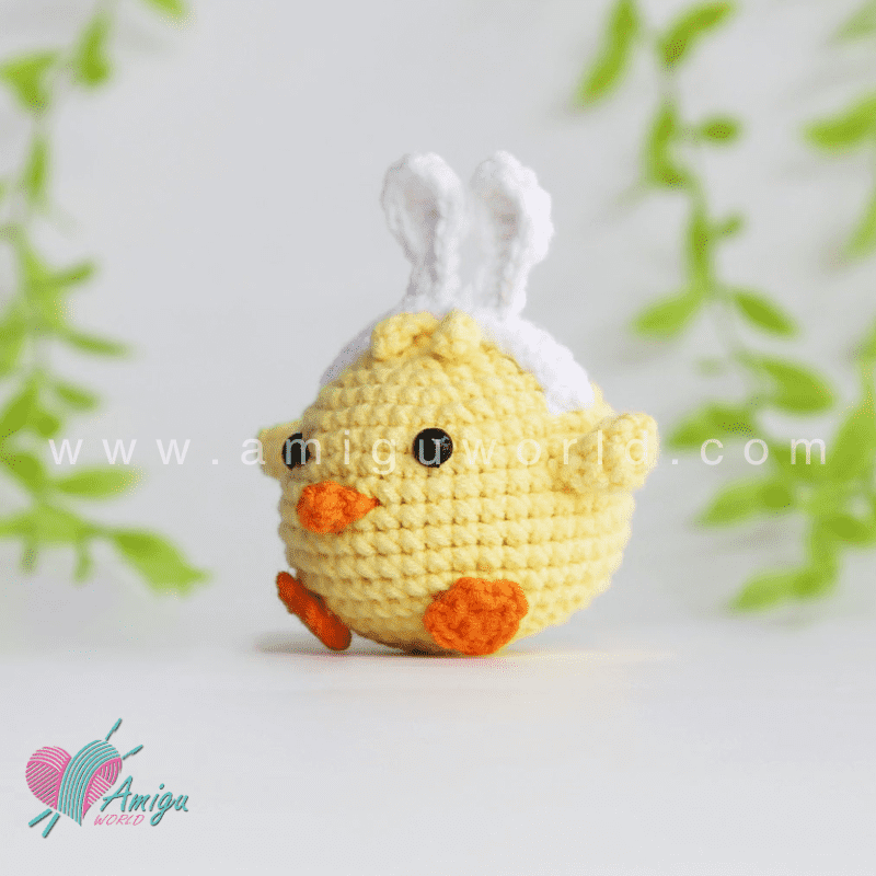 Amigurumi Chicken - Free Crochet pattern by AmiguWorld