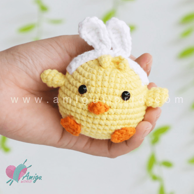 Amigurumi Chicken - Free Crochet pattern by AmiguWorld