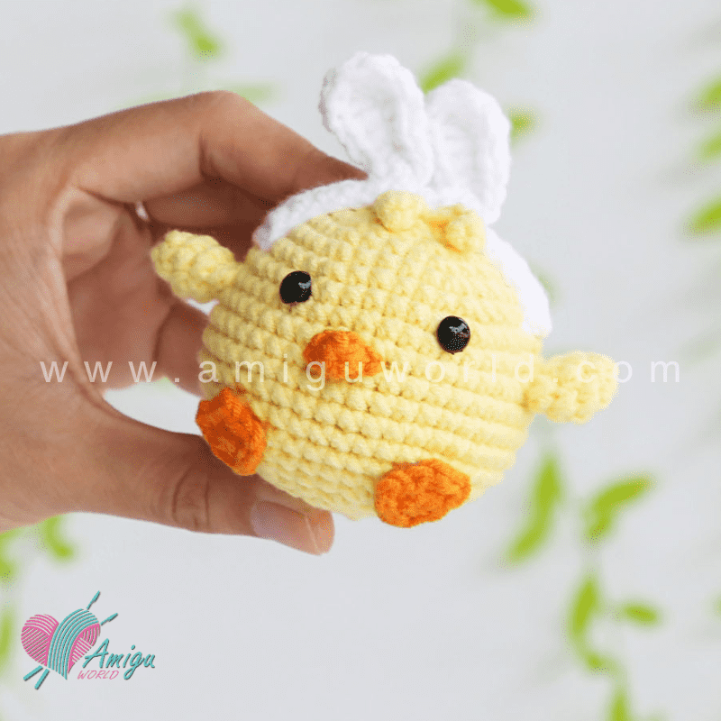 Amigurumi Chicken - Free Crochet pattern by AmiguWorld
