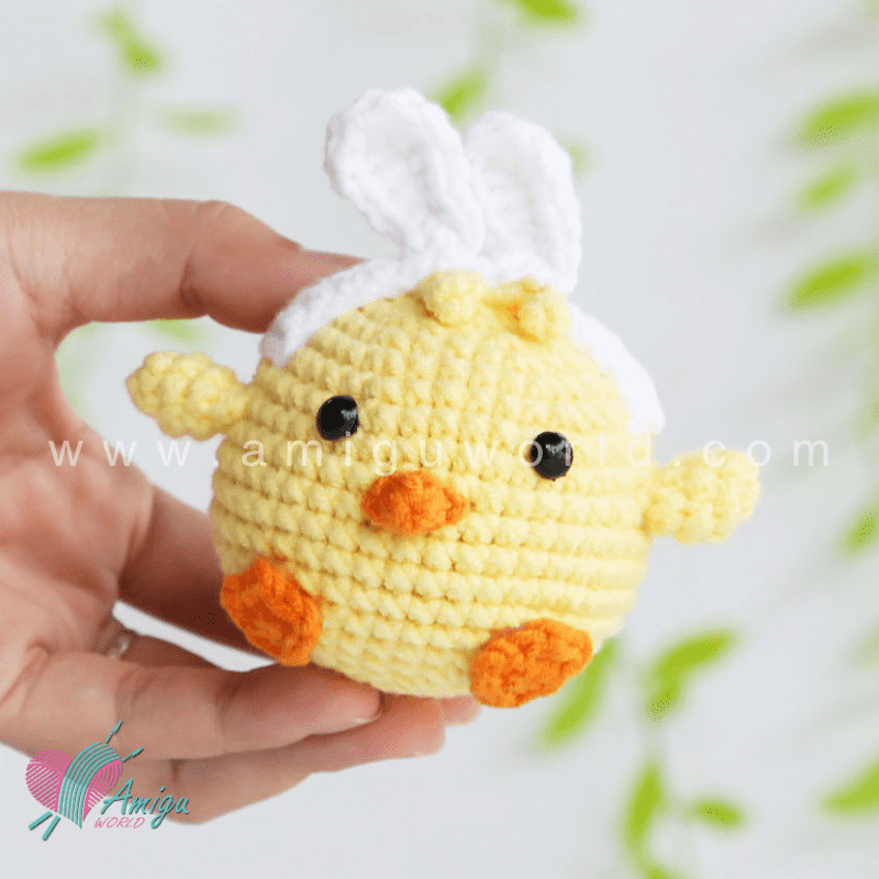 Amigurumi Chicken - Free Crochet pattern by AmiguWorld