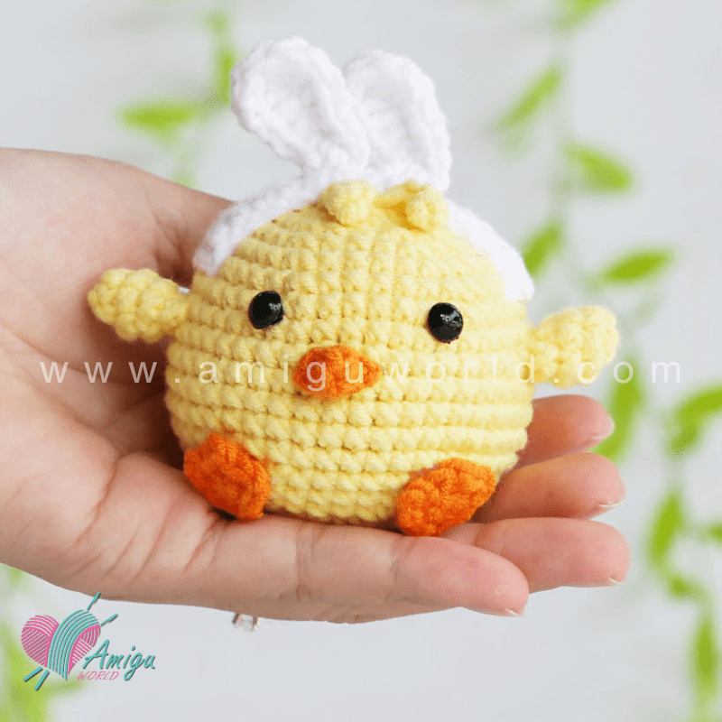 Amigurumi Chicken - Free Crochet pattern by AmiguWorld