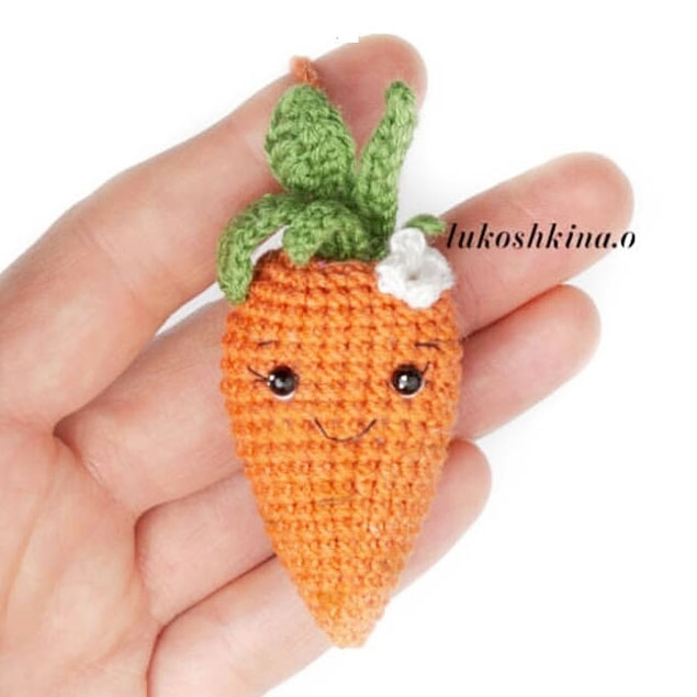 Cute carrot amigurumi keychain crochet pattern for beginners