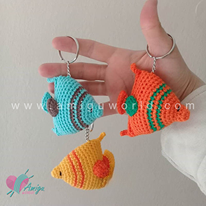 Fish keychain amigurumi free crochet pattern