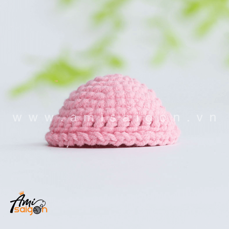 Móc khóa gà con đội nón bằng len amigurumi - Chart móc miễn phí @amisaigonvn