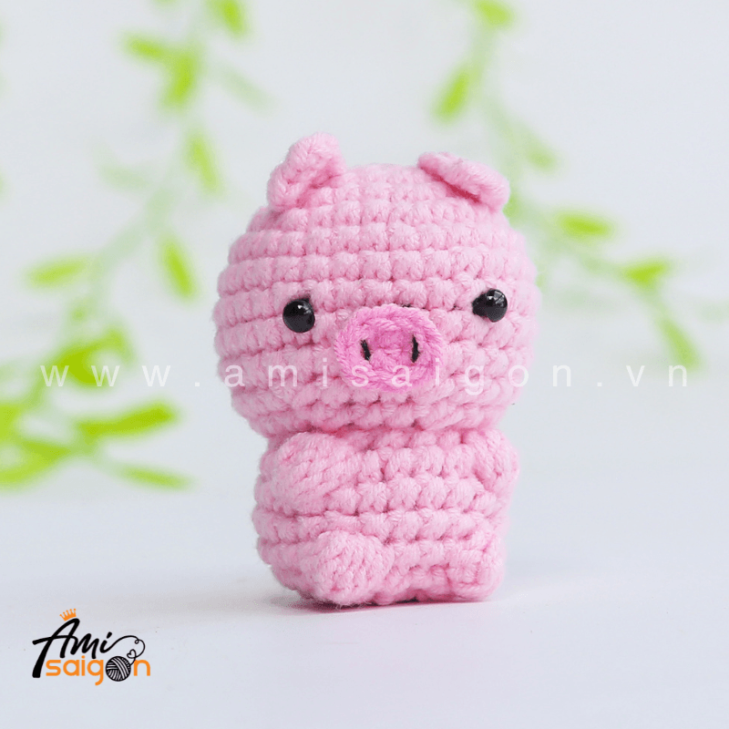 No Sew Amigurumi Tiny Pig Free Crochet Pattern by AmiSaigon