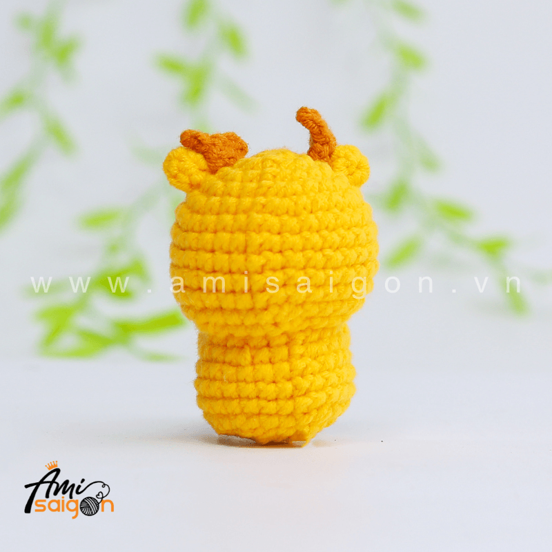 Back view of small reindeer amigurumi crochet toy
